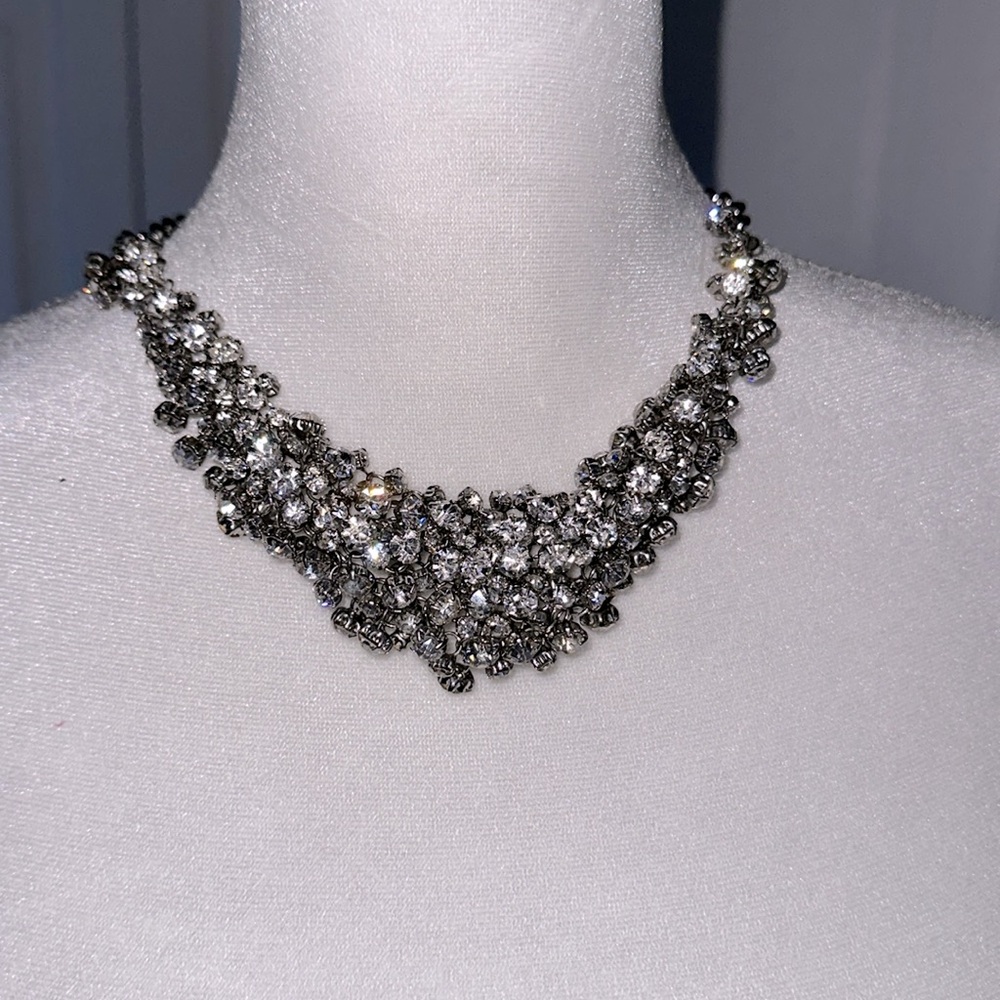 Shine bright like a diamond!  Amazing rhinestone necklace in silver!